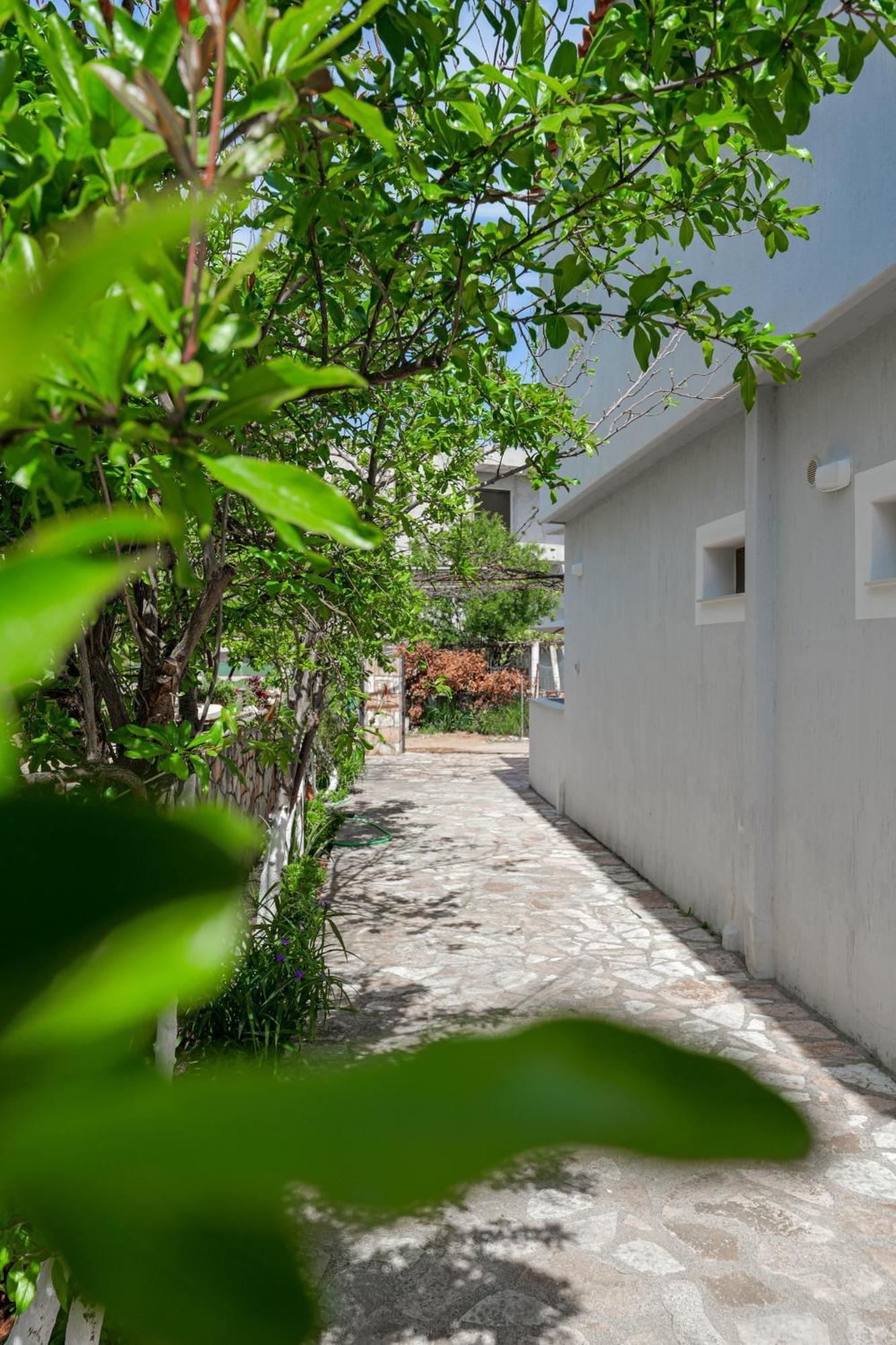 Guesthouse Moonlight Downtown Ksamil Exterior photo